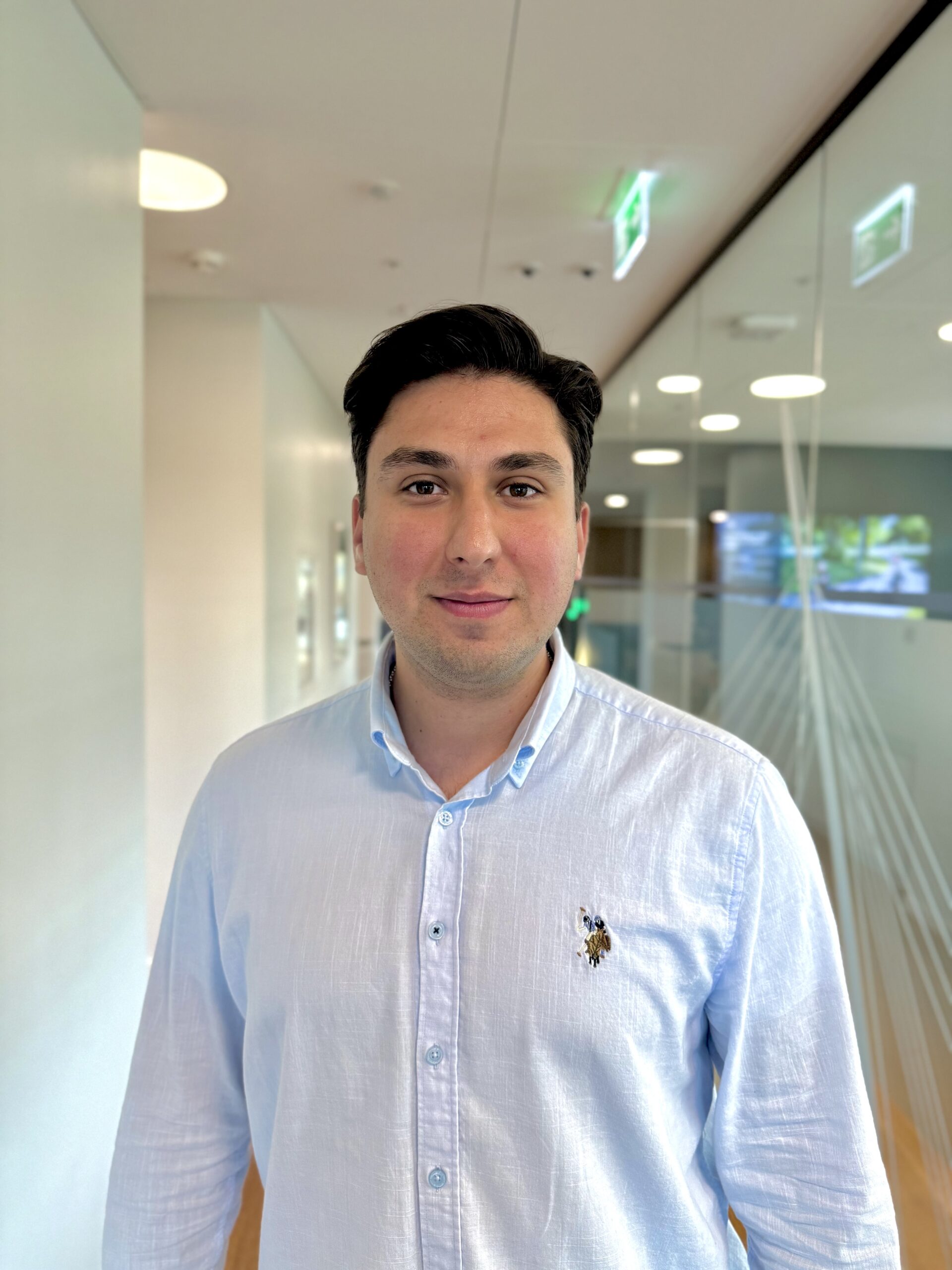 Cem Saqi – Forstander